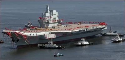 Avec le lancement de ce porte-avion le 26 avril 2017, ce pays est devenu le seul - en dehors des Etats-Unis, à posséder deux porte-avions. Quel est ce pays ?
