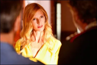 "Pauline Détective" est un film que je revois chaque année et que je vous conseille. Quelle actrice incarne la soeur du personnage principal, joué par Sandrine Kiberlain ?