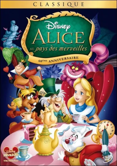 Dans le film "Alice au pays des merveilles", qui y a-t-il d'écrit sur le gâteau ?