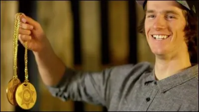 Janvier 2018, ce planchiste a gagn&eacute; la m&eacute;daille d'or pour la troisi&egrave;me fois d'affil&eacute;e &agrave; l'&eacute;preuve du grand saut (big air) des X Games, &agrave; Aspen, au Colorado.En 2016, il avait atteint le podium des X-Games avec une m&eacute;daille d'argent, en slopestyle, &agrave; Aspen. Une semaine plus tard, il a remport&eacute; l'or du big air, lors d'un &eacute;v&eacute;nement appel&eacute; Air + Style &agrave; Innsbruck.Il s'agit d'un record, 4 fois l'or !