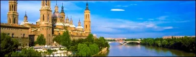 Zaragoza ou Saragosse est une importante ville, de quel pays ?