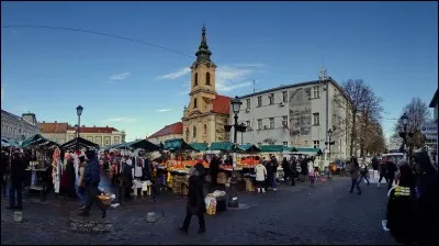 Dans quel pays trouve-t-on une ville nommée Zémun ?
