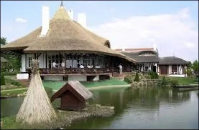 Dans quel pays europ&eacute;en peut-on admirer les villages touristiques de la ville de Zabalj ?