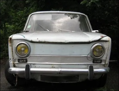 Et voici la très populaire et fameuse « Trabant » de la défunte RDA. Qu'en pensez-vous ?
