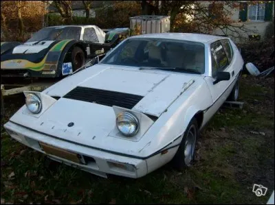 Avec ses phares globuleux, on la reconnaît facilement ! C'est une... (Complétez !)