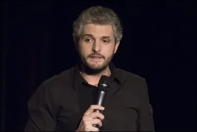 Qui est cet humoriste né à Quimperlé ?