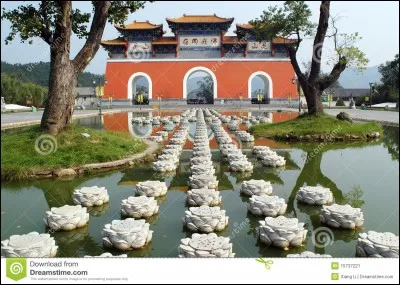 Je vou emmène à Xinyang. Trouvez-moi son pays !