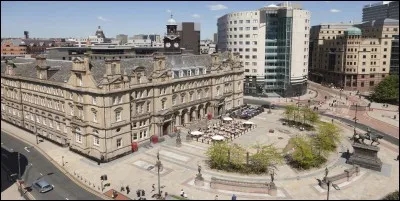 Leeds est une ville située au(x) :