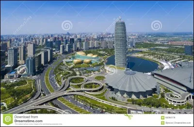 Comment s'appelle le pays ayant une ville nommée Zhengzhou ?