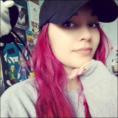 Qui est cette youtubeuse ?