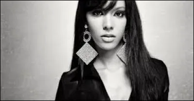 Elle a commenc&eacute; sa carri&egrave;re en faisant des duos avec K.Maro qui est son producteur, il s'agit de...