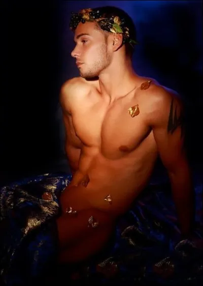 Divinité associée aux cultes extatiques et orgiastiques. Qui est-il ?