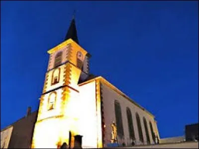 Nous sommes devant l'église Saint-Laurent de Romelfing. Village Mosellan, dans le Pays de Sarrebourg, il se situe dans l'ex région ...