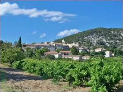 Village viticole Drômois, Rousset-les-Vignes se trouve en région ...