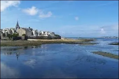 Petit tour en Bretagne, à Santec. Ville de l'arrondissement de Morlaix, elle se situe dans le département ...