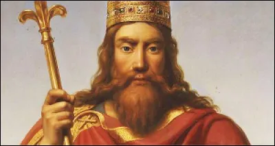 Qui a réussi à unir les francs pour la première fois en ayant ainsi propulsé la première dynastie française ?