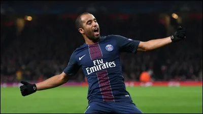 Maintenant, en hiver, Lucas est parti pour :