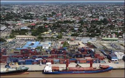 Toujours en Amérique, où se trouve Paramaribo, capitale du Suriname ?