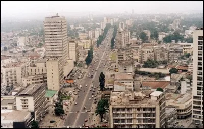 Allons en Afrique : où se trouve Kinshasa, ville géante de plus de dix millions d'habitants ?