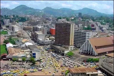 Où se trouve Yaoundé, capitale du Cameroun ?