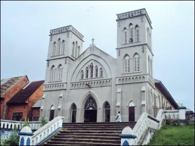 Parmi ces trois villes d'Afrique, laquelle est la plus proche de l'équateur ?