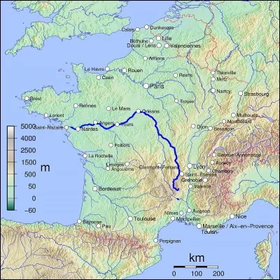 Combien de kilomètres mesure la Loire, plus grand fleuve de France ?