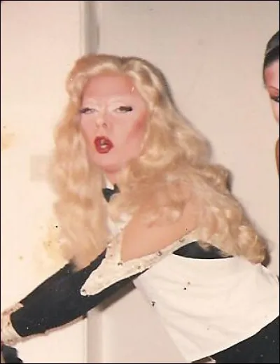 Richard Flèche était un artiste de chez Michou. Qui imitait-il ?