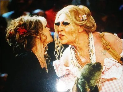 Pendant 30 ans, un autre artiste a imité Brigitte Bardot chez Michou, quel était son nom ?