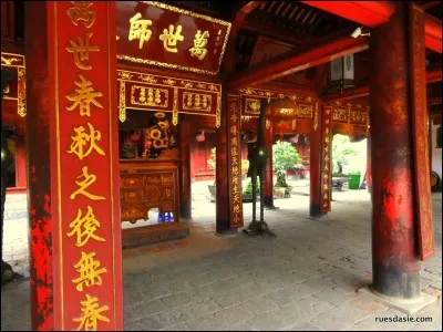 Quel est le nom de ce temple vietnamien ?