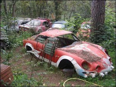 Quelle est cette voiture sportive abandonnée, pourtant devenue très cotée !
