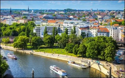 Retrouvez le pays ayant Potsdam comme ville.