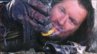 Qui trancha le doigt de Sauron qui portait l'Anneau Unique ?