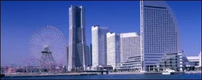 Et l&agrave;-bas il a souffl&eacute; un vent tr&egrave;s puissant qu'il a pris &agrave; Yokohama, une deuxi&egrave;me grande ville d'un pays asiatique, lequel?