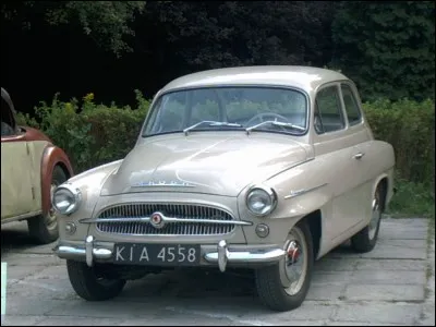 Restons encore un peu à l'Est pour cette voiture qui est une...