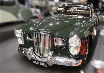 En 1951, l'entreprise Facel-Metallon de Dreux construit le prototype unique ci-dessus. Sous quelle marque ?