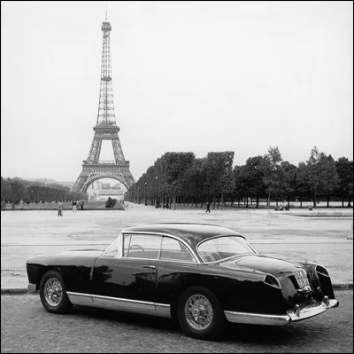 En 1958 apparaît un modèle encore plus puissant, la HK 500. Pourquoi ce nom ?