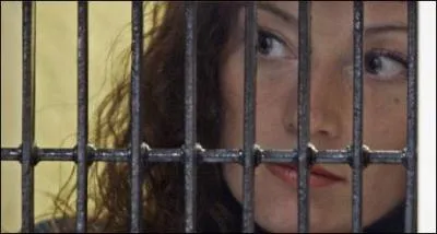 Dans quelle chanson peut-on entendre 'Vous criait un jour 'On dirait ta mre!' Ce beau compliment devrait vous rjouir' '