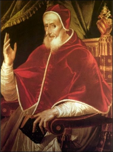 Il est pape de 1566 à 1572. Adepte de l'ascétisme et de la pauvreté évangélique, il garde ses habitudes de dominicain et son habit blanc, adopté ensuite par les papes. Qui est ce pape ?