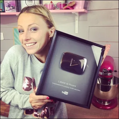 Depuis quand Roxane diffuse-t-elle des vidéos ?