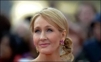 Cette fois on change ! Quelle était la première voiture de cette écrivaine ?