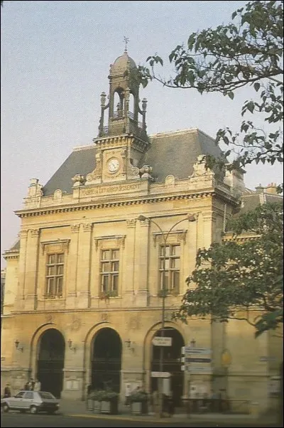 Ce bâtiment est la mairie de quel arrondissement ?