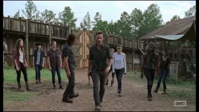 Si des gens te demandent de les aider à trouver un campement, que fais-tu ?