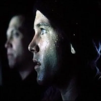 Dans "Fight Club", avec quel grand acteur joue-t-il ?