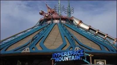 En quelle année ouvre le Hyperspace Mountain actuel ?