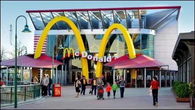 Le McDonald's ouvre à Disney Village en :