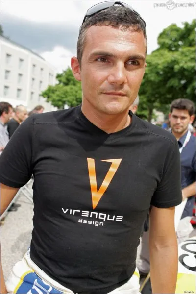 Nous sommes deux soeurs jumelles, c'est en roulant que l'on nous perd !