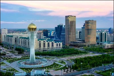 Située au cur de la steppe, deuxième ville du pays, elle est la capitale du Kazakhstan depuis 1997. Quelle est cette ville ?