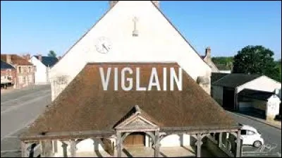 Martine habite &agrave; Viglain (Loiret). C'est donc une ...
