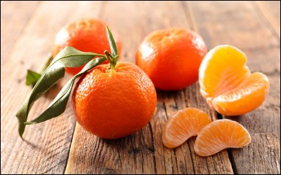 Les mandarines et les clémentines appartiennent à la famille des agrumes.