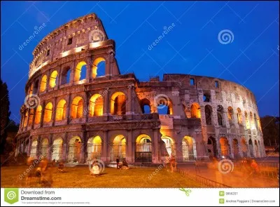 C'est l'empereur romain Titus qui a inauguré le Colisée à Rome.